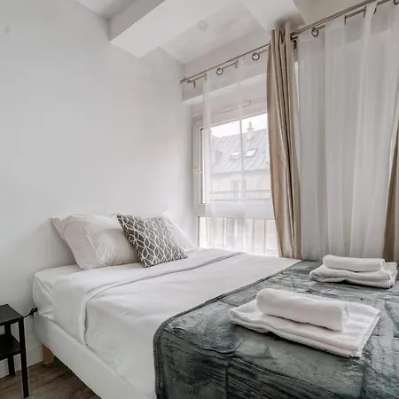 Beautiful Apartement With 2 Bedrooms In Centre *